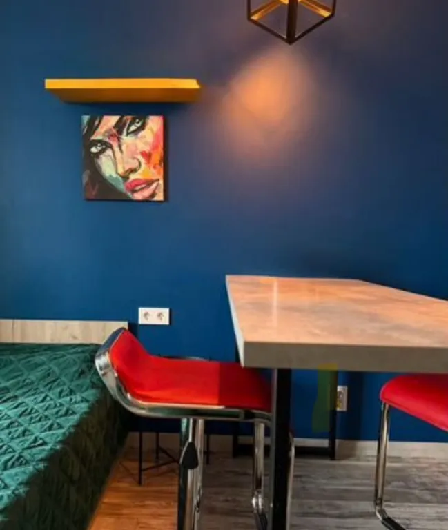 Апартаменты Blue Sky с дизайнерскими ремонтом и выдержанным стилем