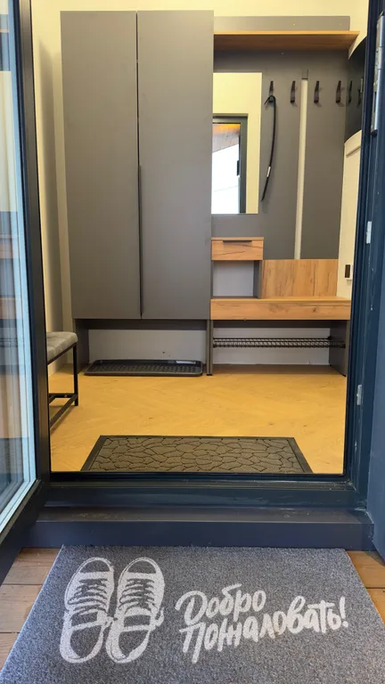 Коттедж Уютный загородный дом у живописного озера, с шикарной новогодней елкой — Санкт-Петербург