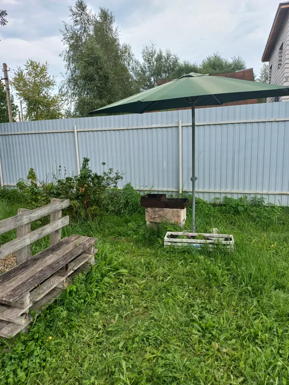 Частный дом в деревне в 15 километрах от центра города