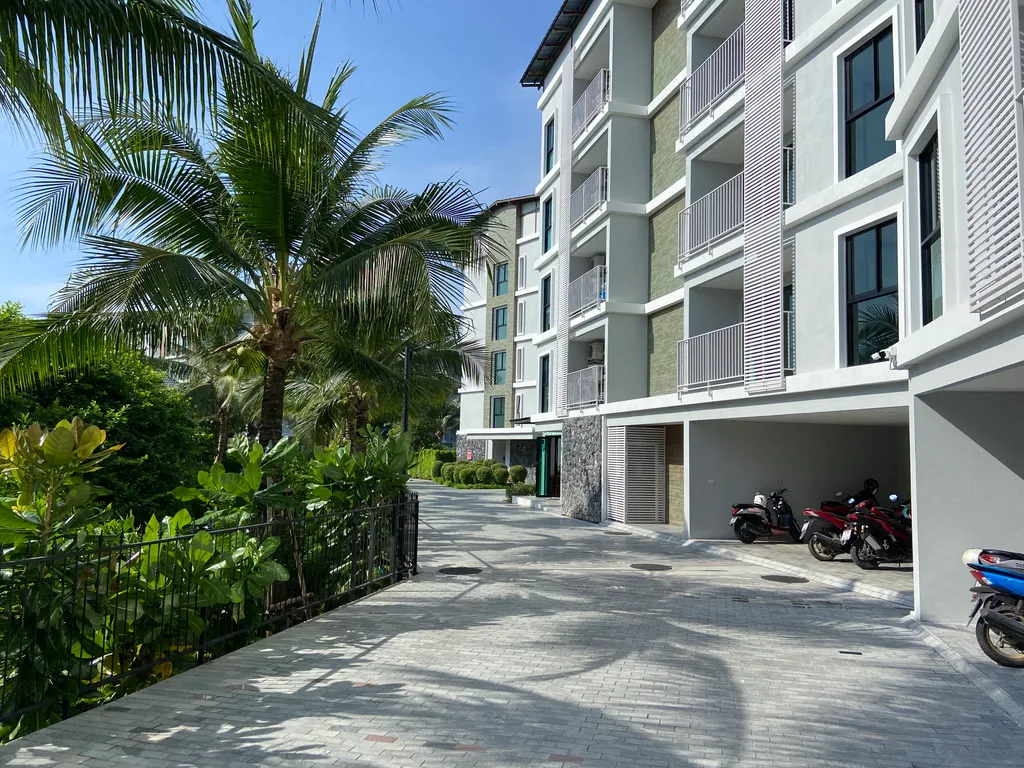 Title V Poolside, Rawai beach