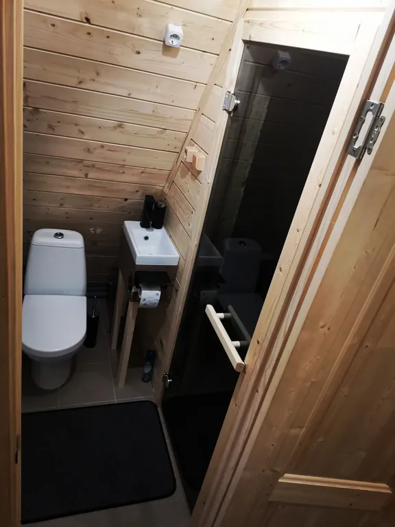 Дом Ярвиранта на берегу озера