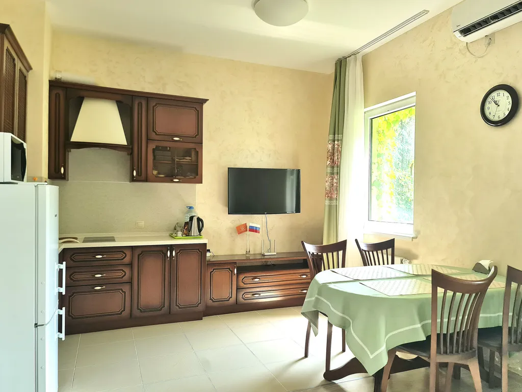 Зелёный уголок у моря