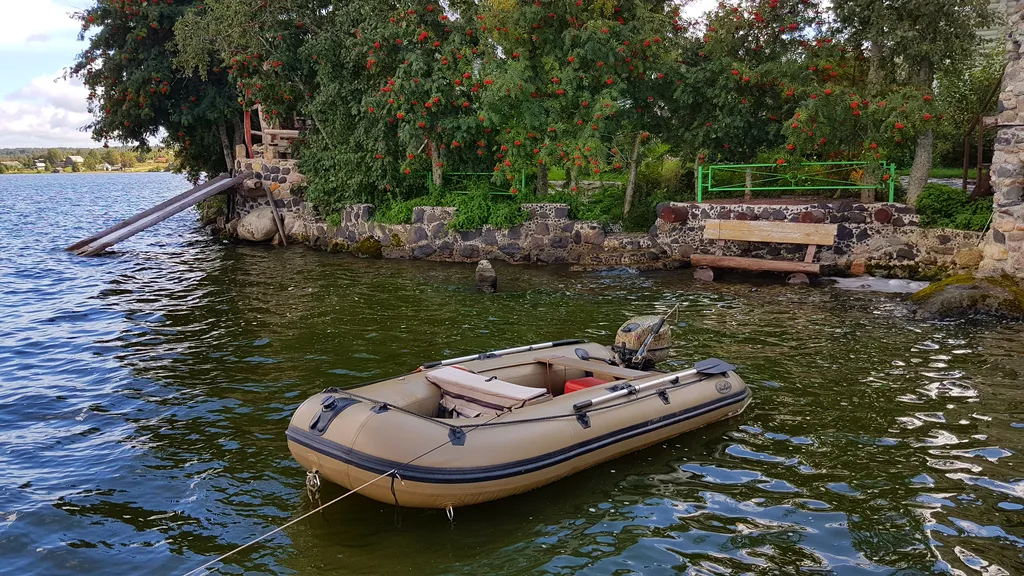 Коттедж на берегу