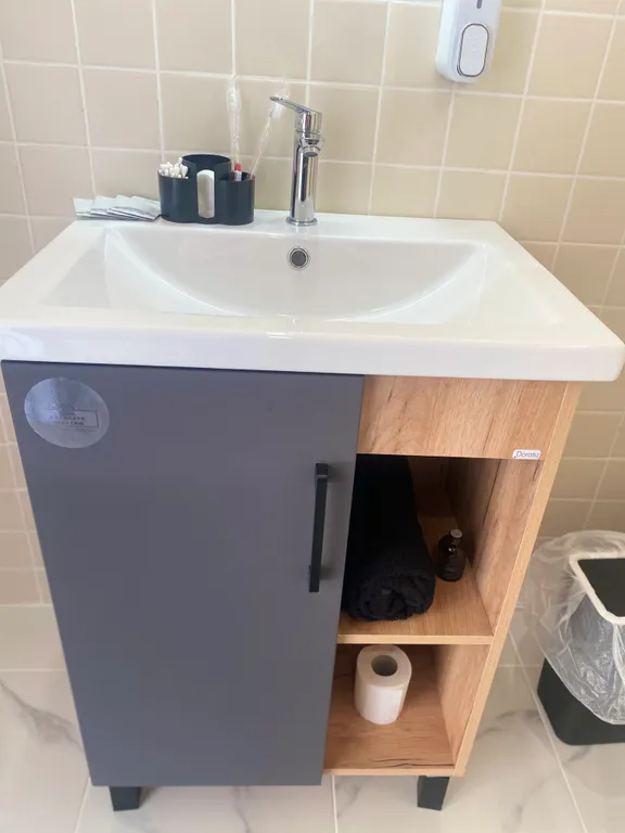 Загородный дом в черте города с озером