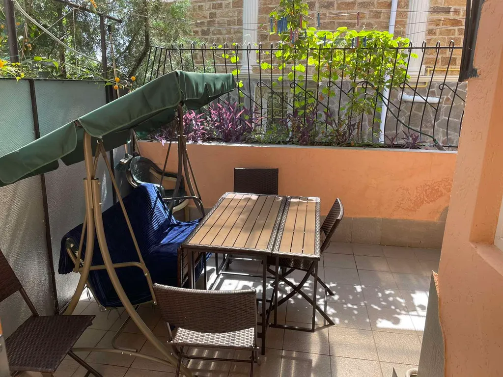 Двухкомнатный частный сектор с двориком возле моря в центре Гурзуфа