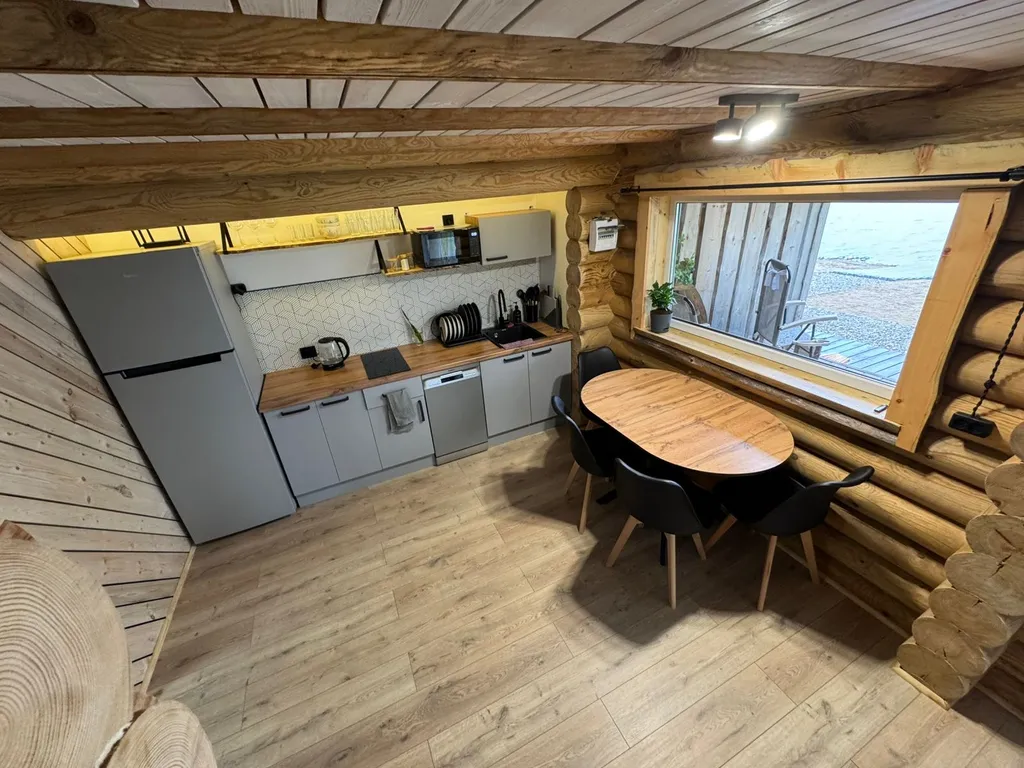 Дом на берегу озера Лососинное