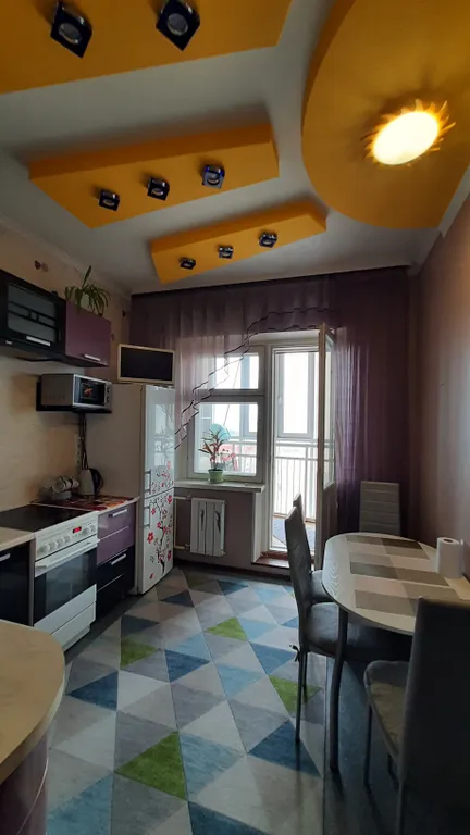 Нововартовская 4