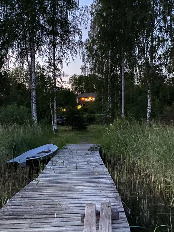 Дом на берегу озера