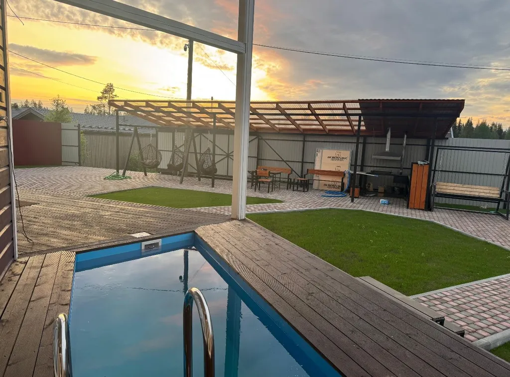 Новый коттедж с сауной и бассейном