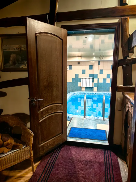 Атмосферный коттедж с дровяной баней и большим бассейном