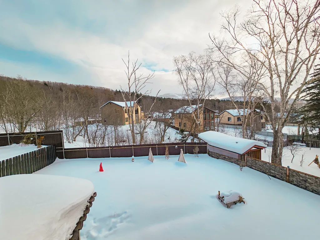 Просторный дом с баней и настольным теннисом в городе