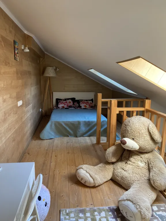 Двухуровневые апартаменты у озера и моря