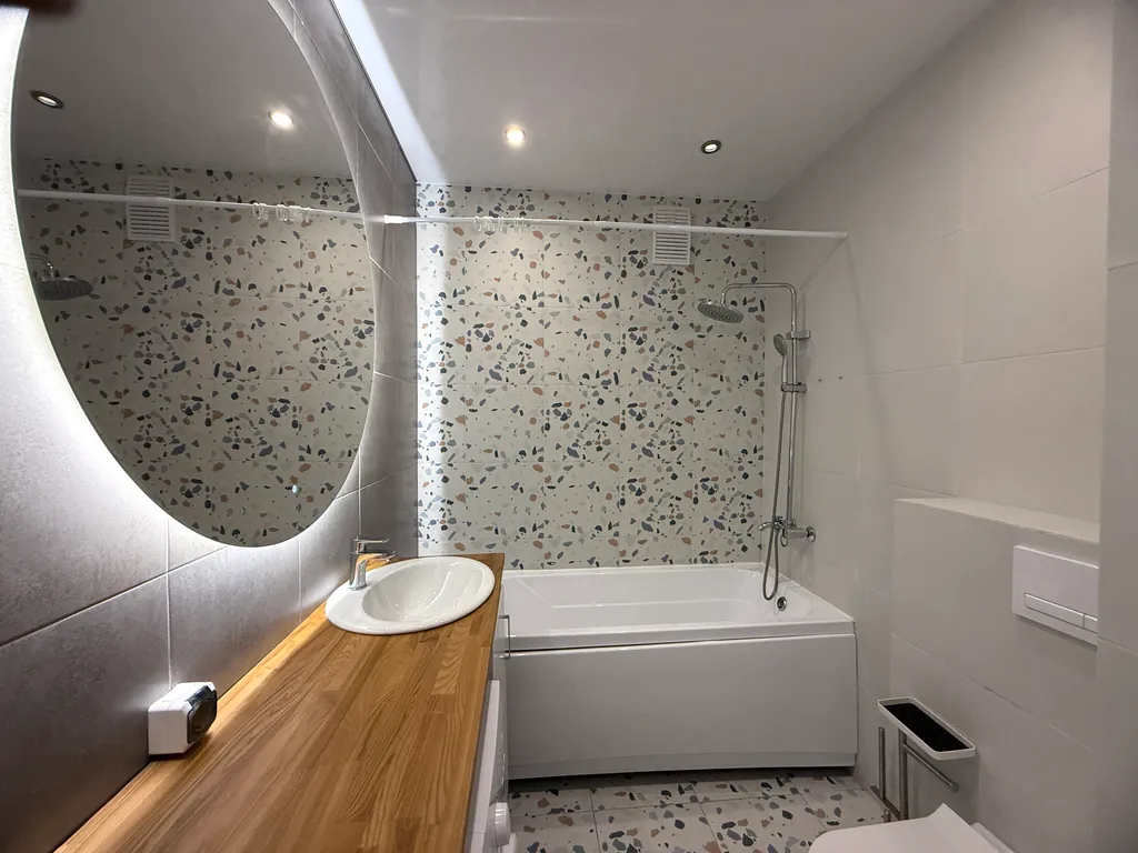 Квартира Студия Яркая луна — Тюмень