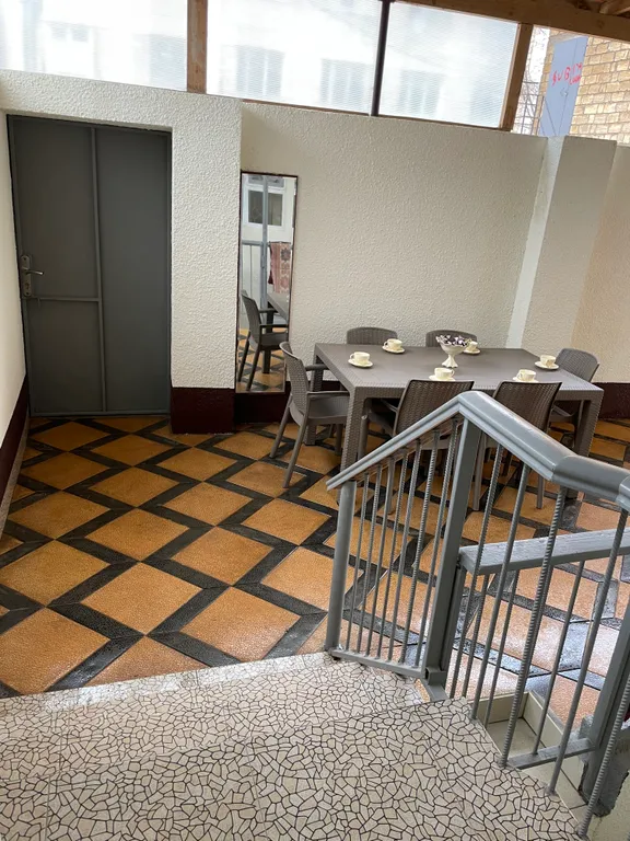 Квартира со своим двором у набережной