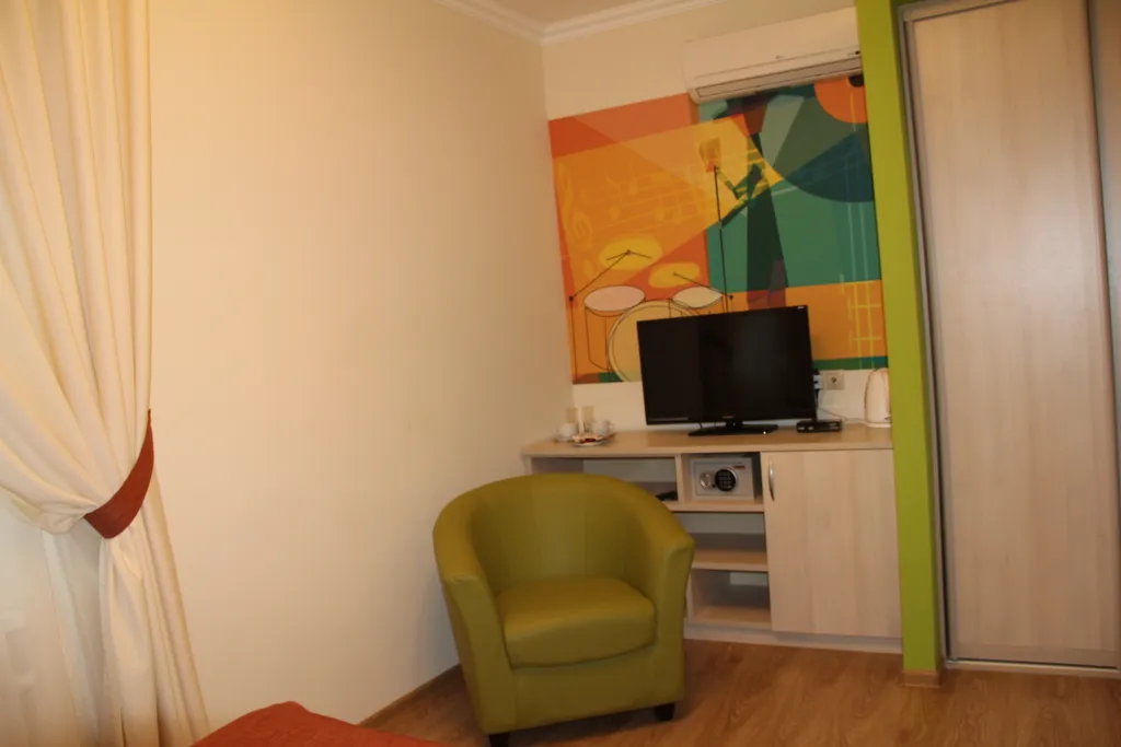 Полулюкс с двухспальной кроватью