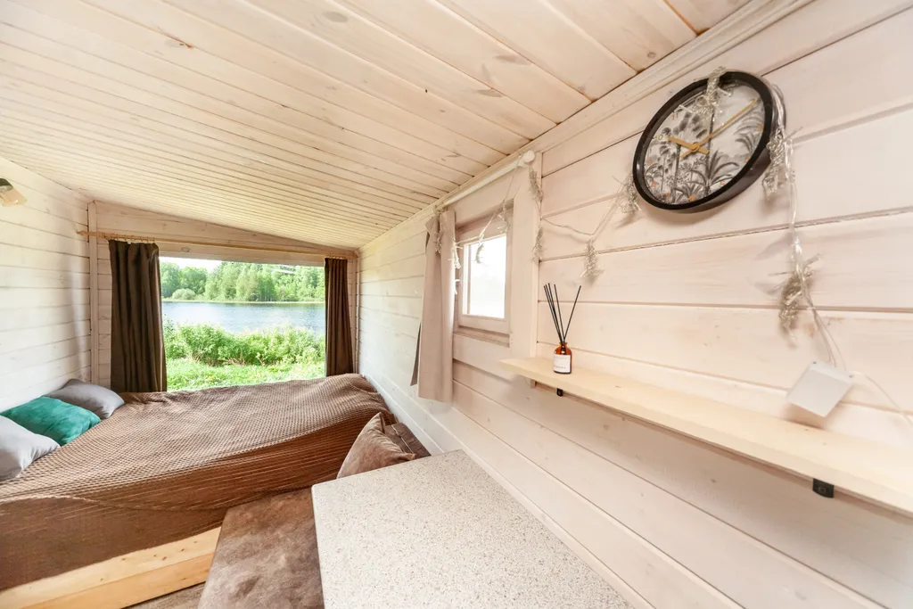 Домик на двоих с панорамным окном