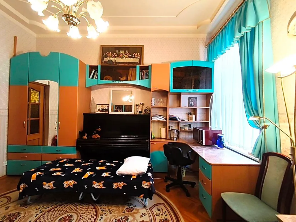 Центр. Тихо