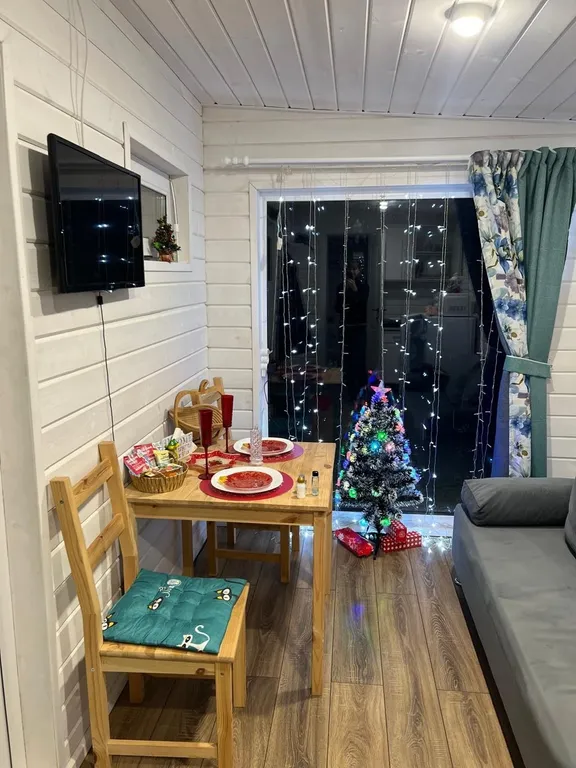 Коттедж Уютный домик «Маяковский» с панорамными окнами — Волковицы