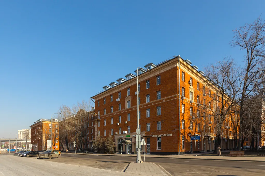 Студия у метро Окружная. 2 минуты пешком от метро