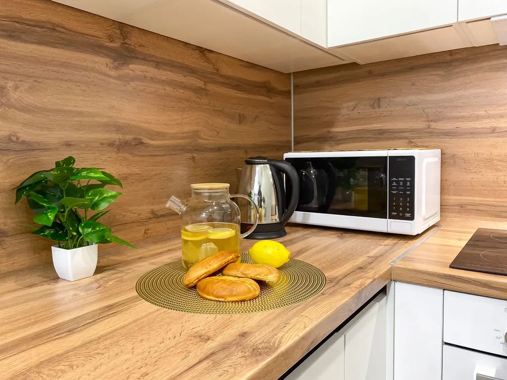 Квартира с большим ТВ у Суворовского училища