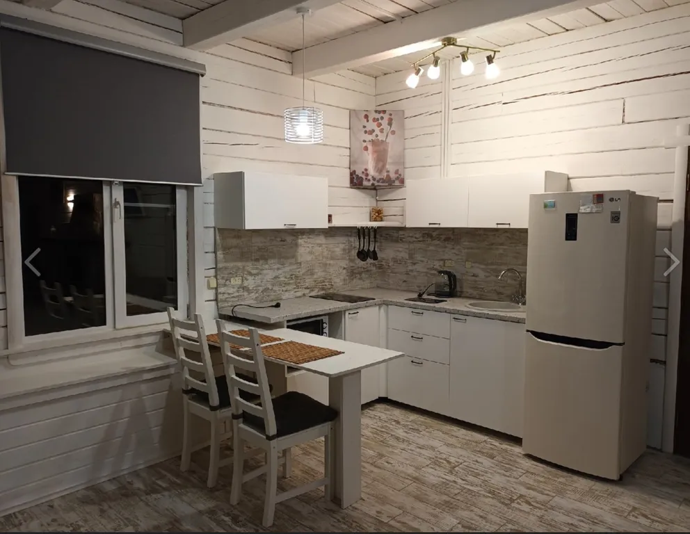 Коттедж с камином и видом на озеро