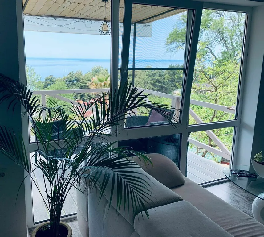 Дом с бассейном