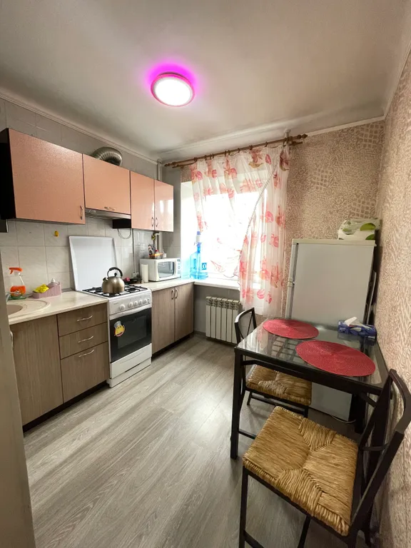 Квартира Самый центр — аренда посуточно в Шахты