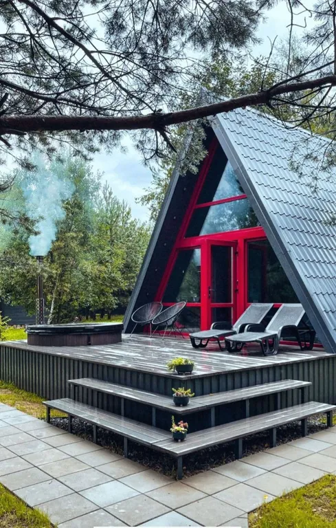 Коттедж Уютный A-frame в 25 км от Минска с горячей купелью и видом на лес — аренда посуточно в Логойск