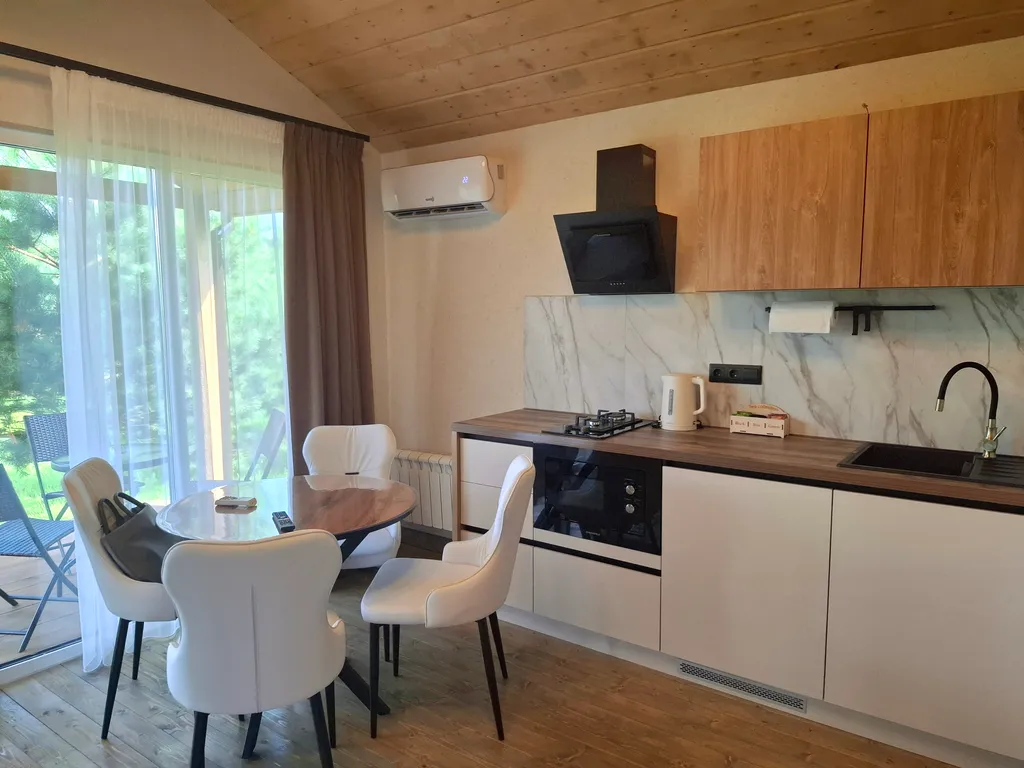 Коттедж 42 метра в лесу у пруда