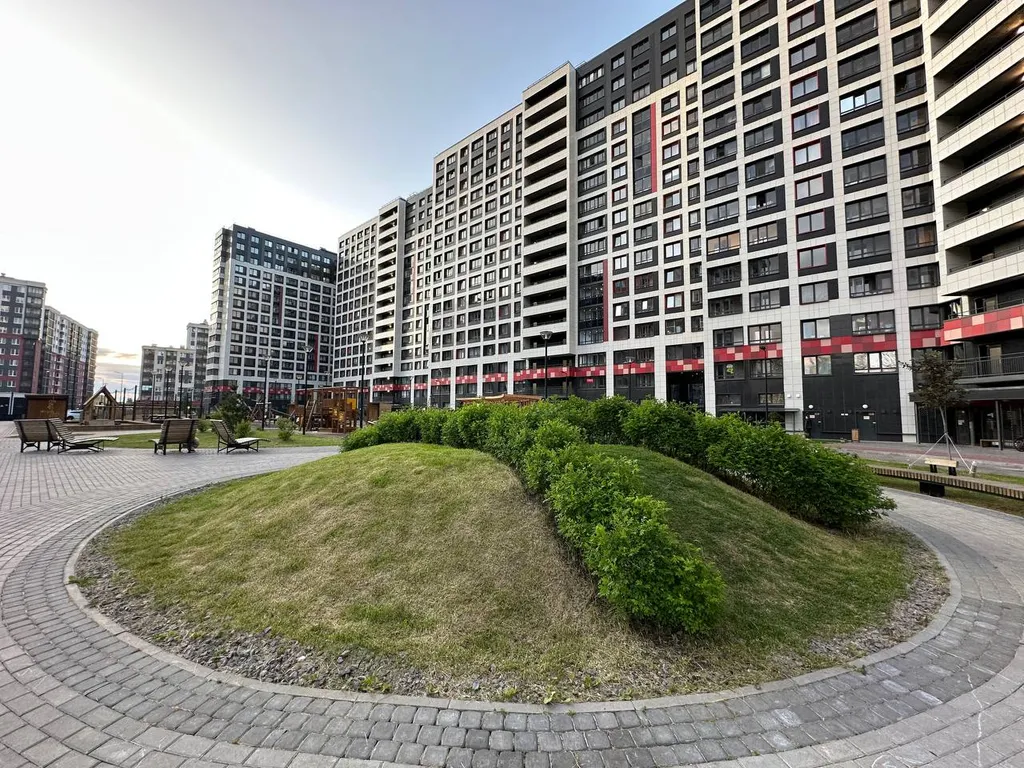 Уютная студия в новом доме у метро Девяткино.