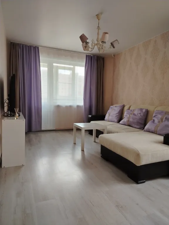 Отличная двушка с видом на сквер