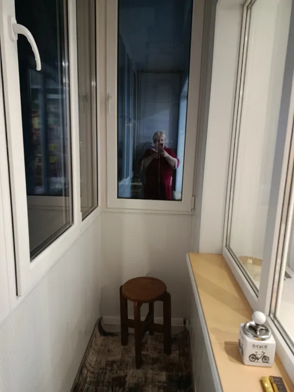 Красивая двухкомнатная квартира с парящей кроватью