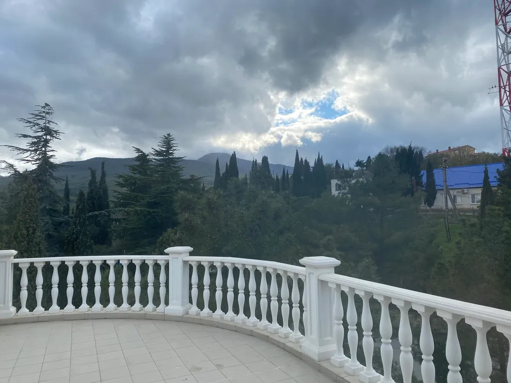 Стильные апартаменты с видом на море в историческом центре курорта