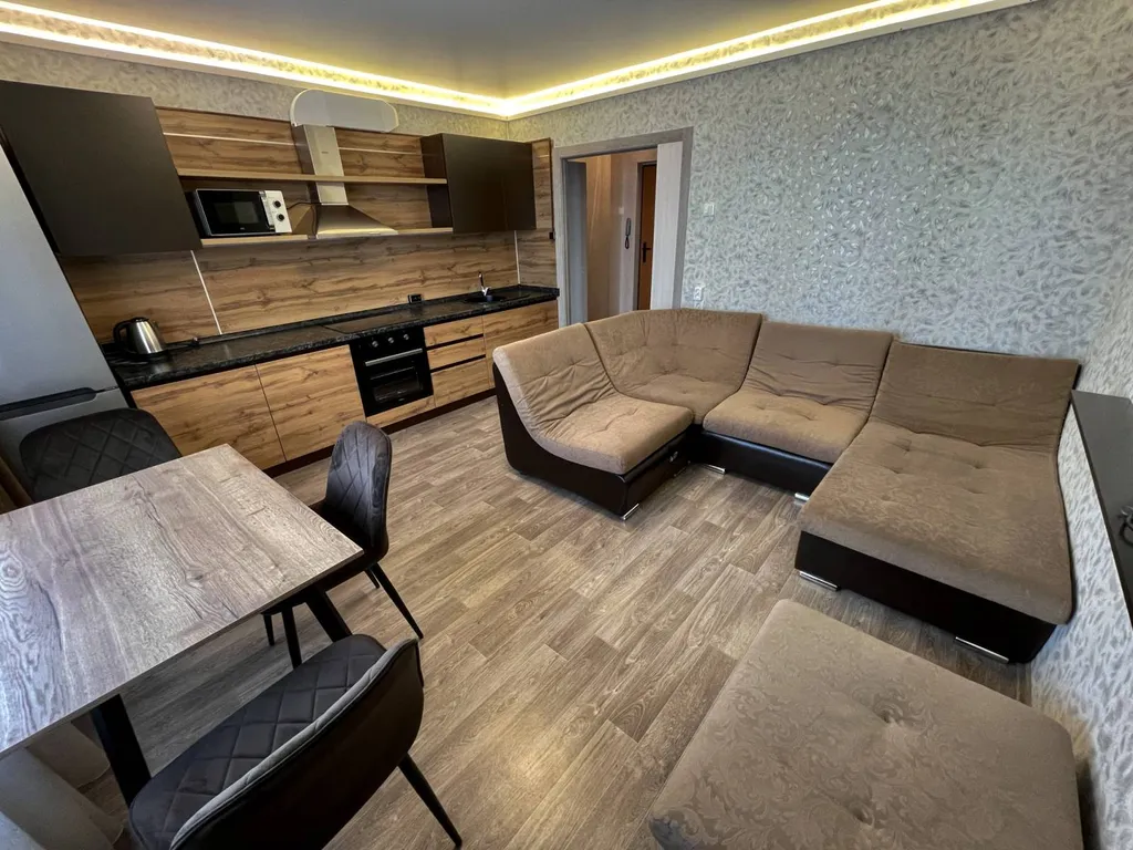 Квартира Двухкомнатная квартира рядом с ТЦ Июнь — Красноярск