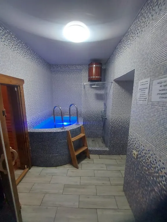 Белоснежная веранда и усадьба