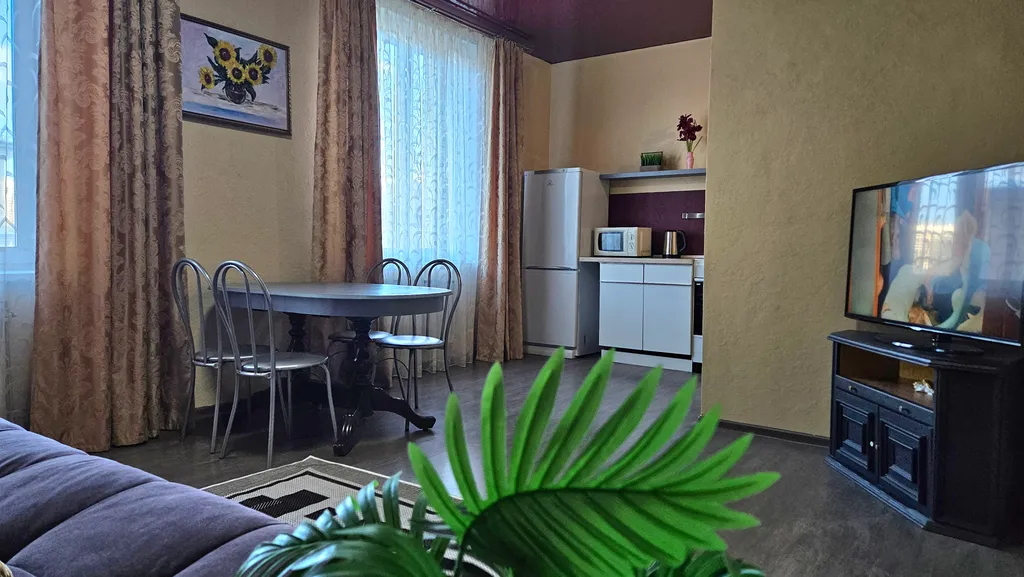 Квартира Квартира Просторная 3-комнатная в центре рядом с красивым парком — Екатеринбург