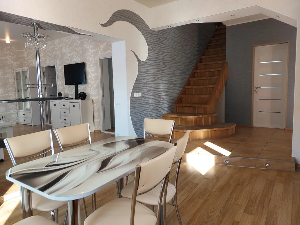 Просторный дом с баней для вашего отдыха рядом с Минском