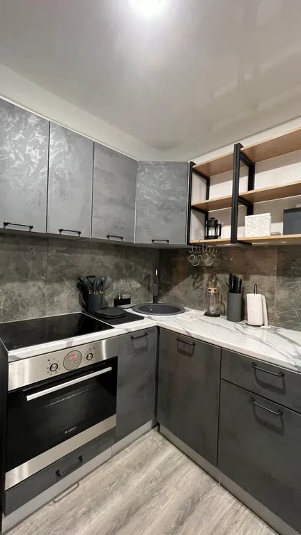 Трехкомнатная квартира с хорошим ремонтом и видом