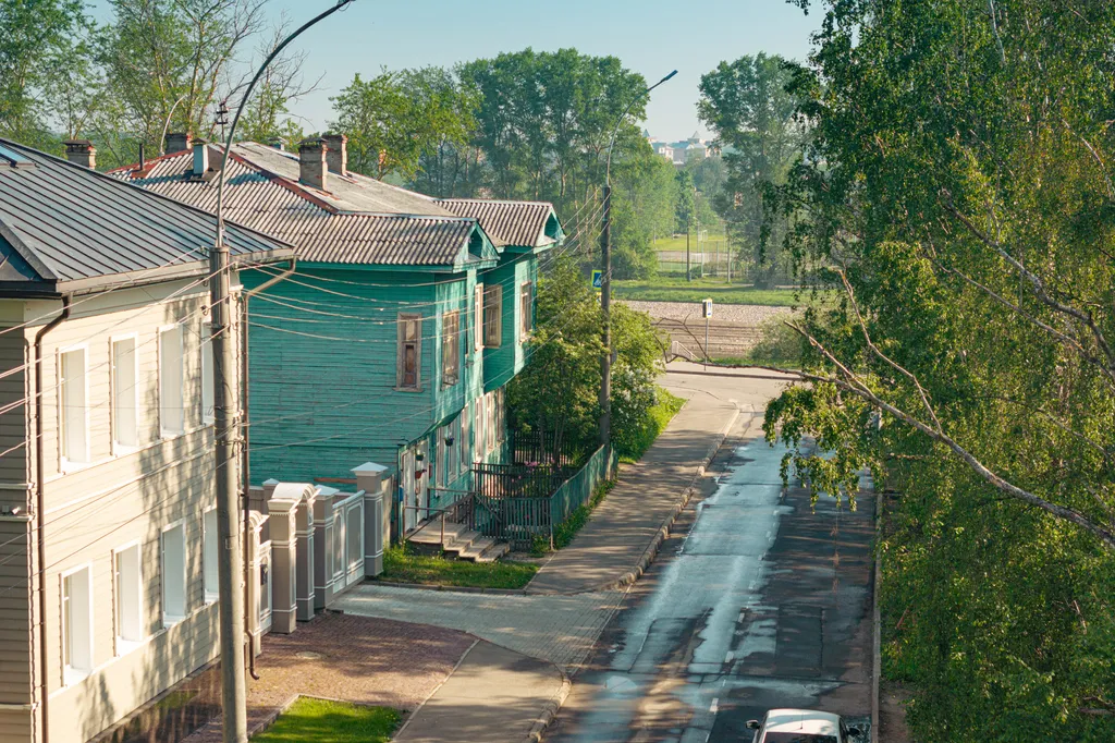 Зелёный дом на Набережной вблизи Кремля