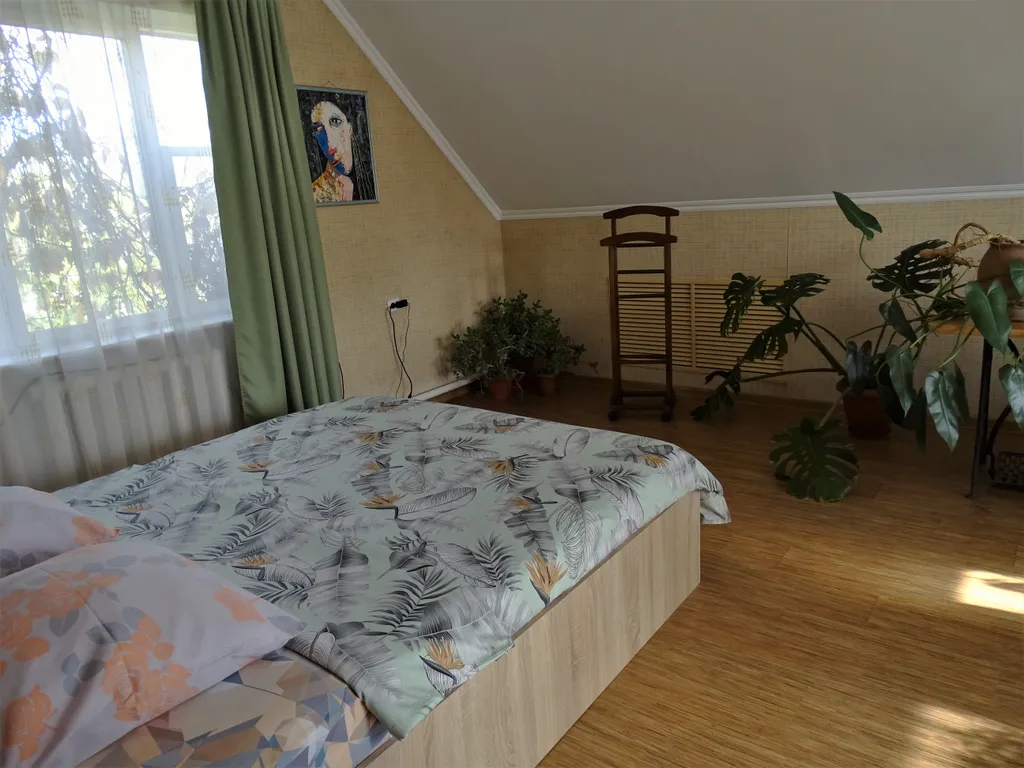 Дом под гнездом