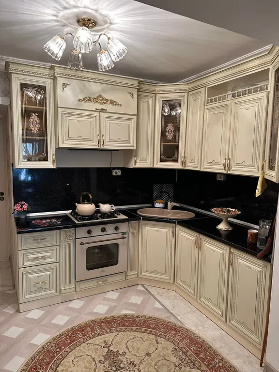 Квартира со своим двором у набережной