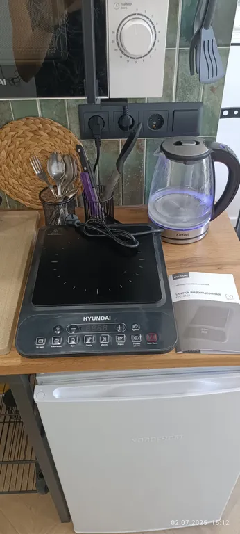 Центр. Сталинка с балконом с красивым видом на бульвар возле университа