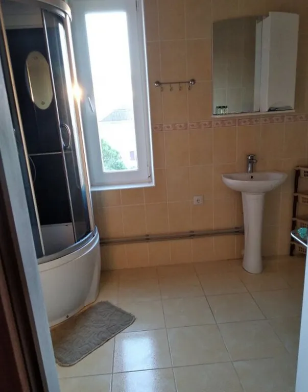 8-комнатный Дом