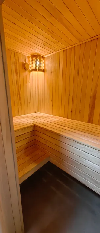 Шикарный коттедж с подогреваемым бассейном, сауной и зоной барбекю