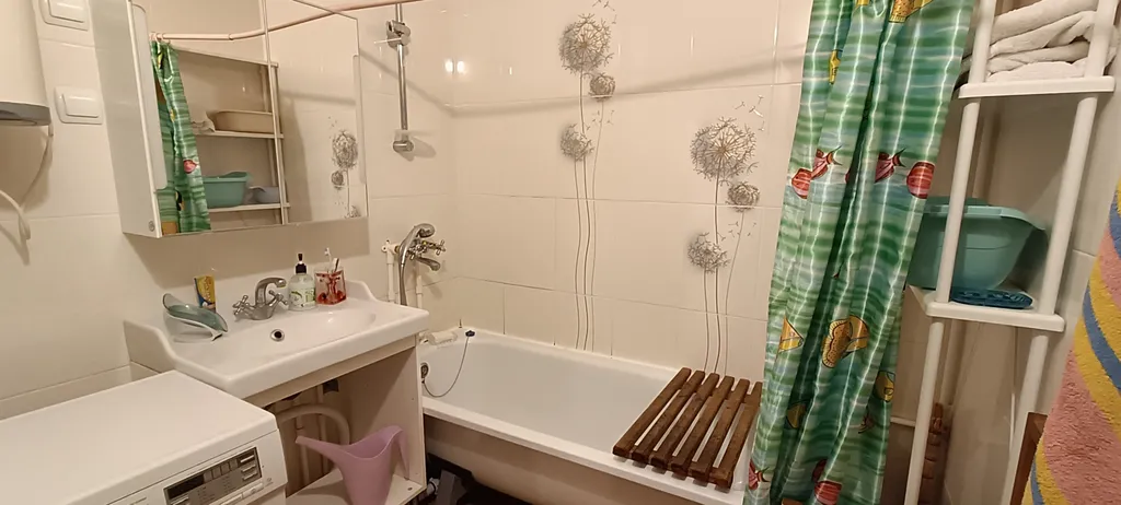 Однокомнатная квартира, недалеко от лимана, с большой кухней