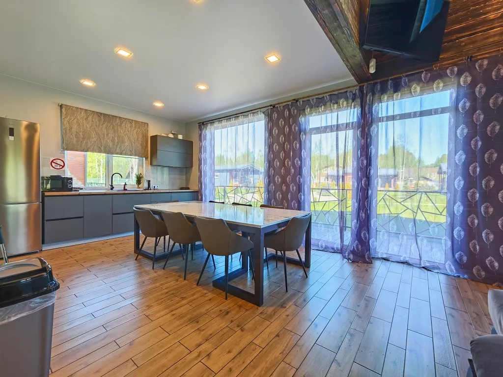 Коттедж Коттедж рядом с Красным озером — Светлое