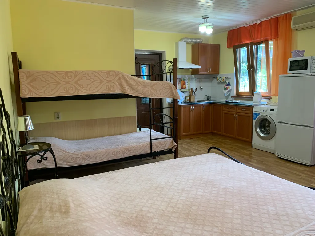 Уютный дом у моря со своим двориком и мангалом