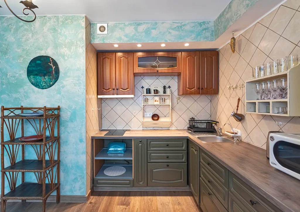 Стильная 1-комнатная квартира в центре с видом на море