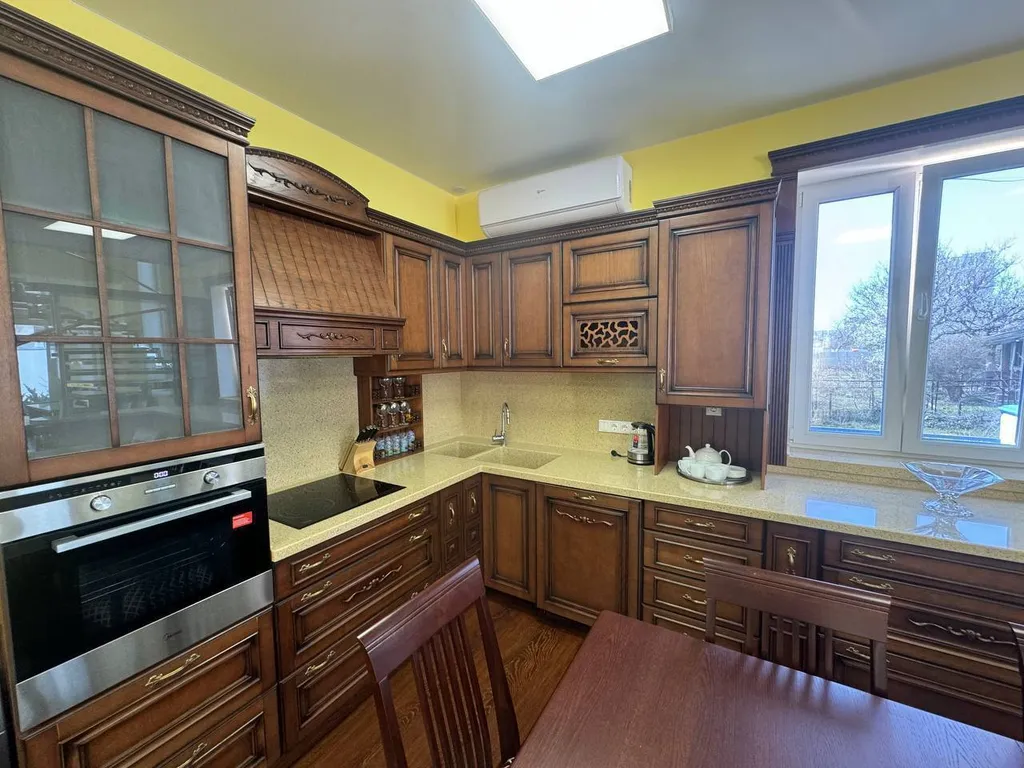 Дом Полюшко с бассейном