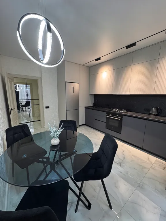 2-комнатная просторная квартира с дизайнерским ремонтом